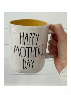 NEW Rae Dunn Mother’s Day Mug